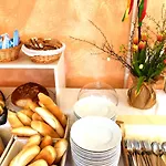 Hotel Karolina 3*