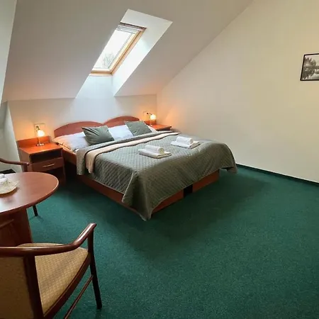 Otel Karolina 3*