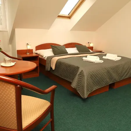 Karolina Hotel