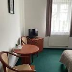 酒店 Karolina 3*