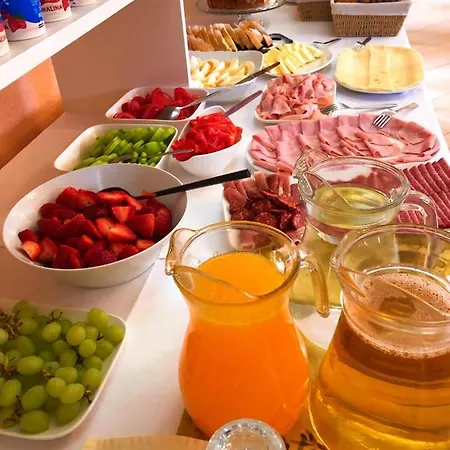Hotel Karolina 3*