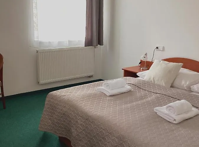 Karolina Κάρλοβι Βάρι