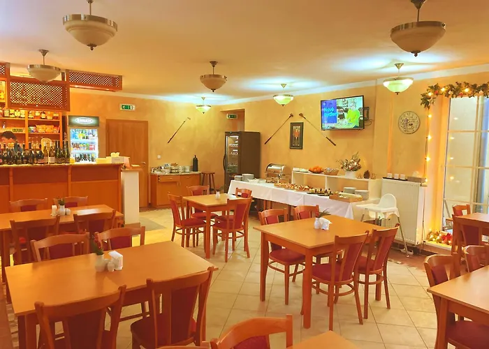 Karolina 3* Κάρλοβι Βάρι